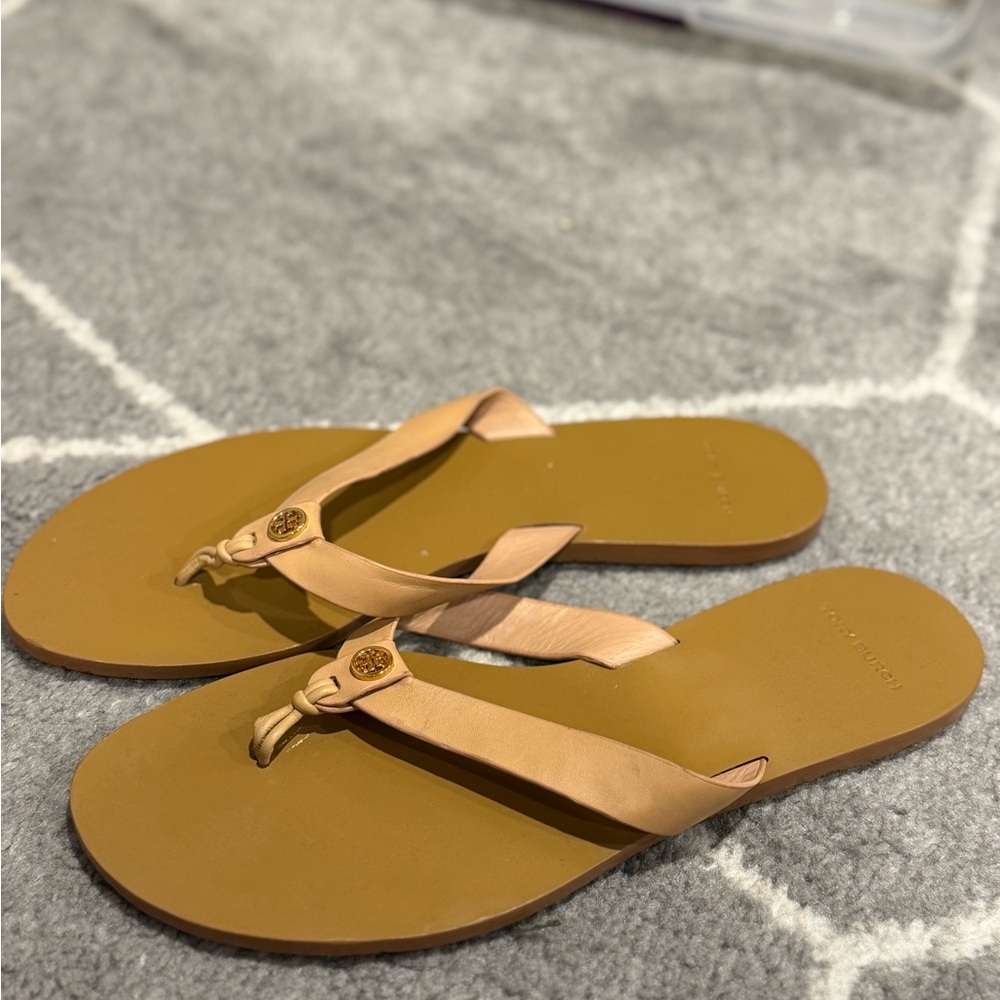 Tory Burch Tan Sandals Classic Thong Design